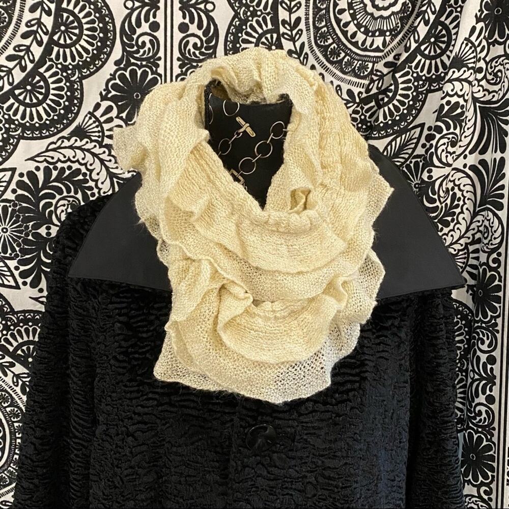 Lake Shore Drive Super Lightweight Ivory & Gold Ruffly Layered Infinity Scarf